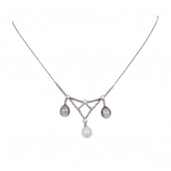 Elegant necklace, especially with 2 gray and 1 white cultured pearl and old-cut diamonds, total ca. 2.1 cts. LGW-GW/VSI-SI.
