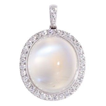 Hochfeiner Anhänger. Bes. mit 1 spektakulären Ceylon Mondstein 26,16 cts. u. Brillanten zus. 1,30 cts. FEINES WEISS/VSI-SI.