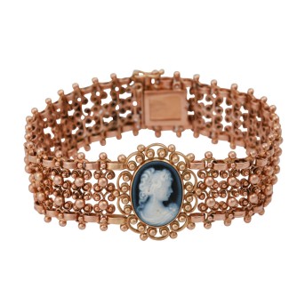Bracelet with shell cameo