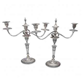 PORTUGAL Paar mehrflammige Kerzenleuchter, 833 Silber, nach 1938.