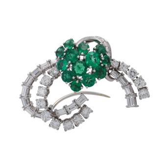 VINTAGE brooch, set with 14 brilliant-cut diam. in total approx. 1.82 cts. WHITE/VVSI-VSI, 9 octagonal diam. in total approx. 0,25 ct. WHITE/VVSI, 