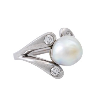 Ring mit Perle und 3 Brillanten