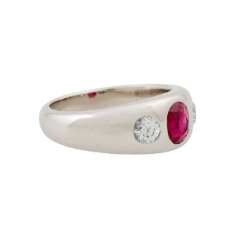 Band ring with ruby and 2 old-cut diamonds on the side