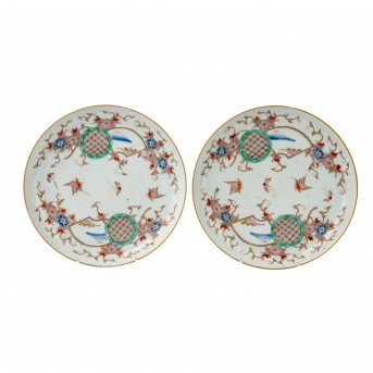 Pair of bowls in kakiemon style. JAPAN, 19th century or earlier,