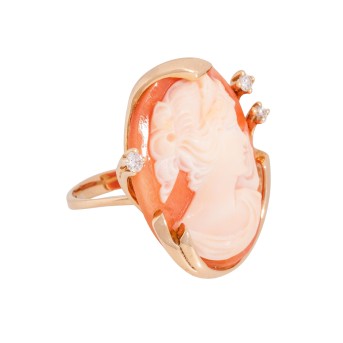 Ring with shell cameo and 3 diamonds