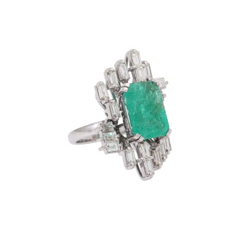 Ring mit Smaragd und 20 Diamanten
