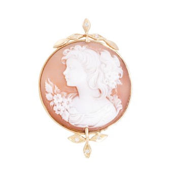 Anhänger mit Muschelkamee,