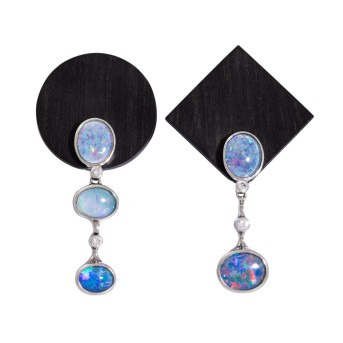 EHINGER-SCHWARZ Pair of earrings with wood, 5 opal doublets,