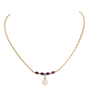 Collier mit 4 Rubinnavettes, ca. 5 x 3,2 mm,