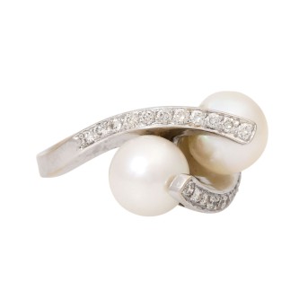 Ring mit 2 Perlen und 22 Brillanten