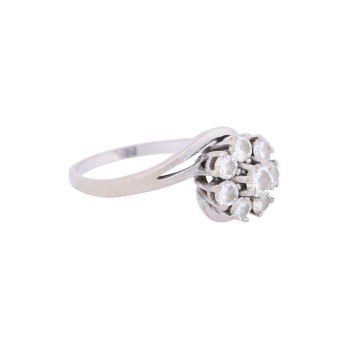 Classic ring with 8 brilliant-cut diamonds, total approx. 0.90 ct,