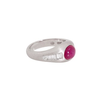 Ring mit Rubincabochon,