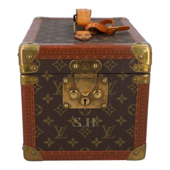 LOUIS VUITTON VINTAGE cosmetics case.