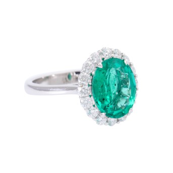 Klassischer Ring mit feinem Smaragd 2,60ct