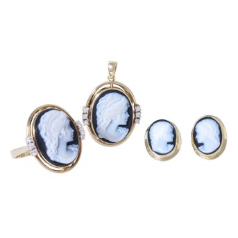 Schmuckset: Ring, Anhänger und Ohrstecker,