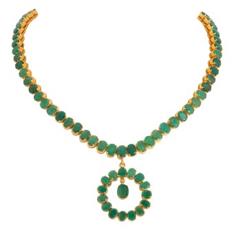 Smaragdcollier mit 73 oval facettierten Smaragden,