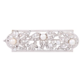 Brooch with 63 diamonds,