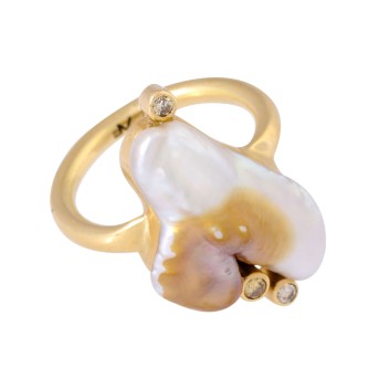 Unikat Ring mit Drachenzahnperle und Brillanten von zus. ca. 0,15 ct,