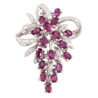 Anhänger/Brosche mit 17 Rubinen