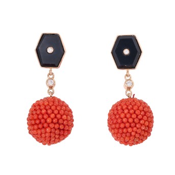 Paar Ohrhänger mit Korallen,