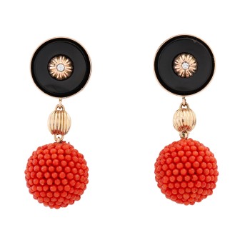 Ohrhänger mit Onyx, Brillanten zus. ca. 0,06 ct