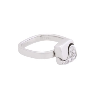 Ring with 6 diamonds