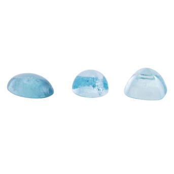 Konvolut von 3 Aquamarin-Cabochons von zus. ca. 28,4 ct,