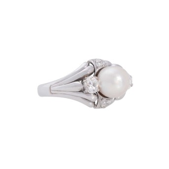 Ring mit 8 Diamanten im Altschliff,