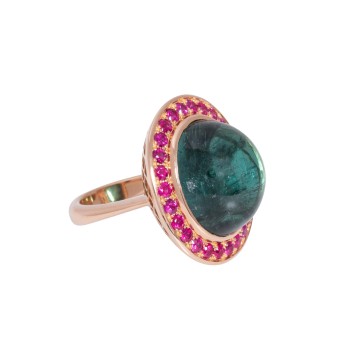 Ring mit mit Turmalin im Cabochonschliff