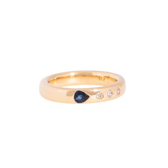 Ring with drop-cut sapphire 