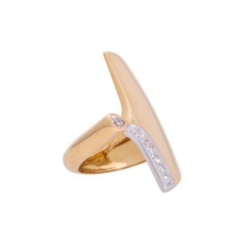 Ring mit Diamant im Tropfenschliff und 7 Brillanten