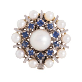 Schließe mit 11 weißen Zuchtperlen,