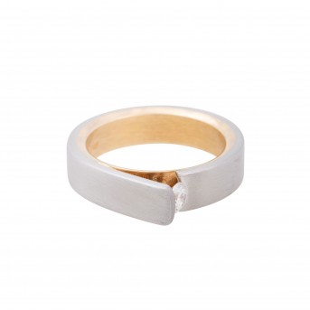 Ring mit Brillant ca. 0,20 ct, WEISS (H)/SI,