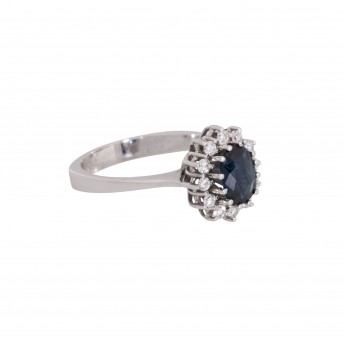 Ring with sapphire, oval faceted,