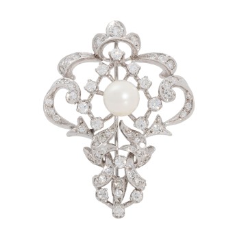Brosche mit Akoyaperle und 53 Diamanten,