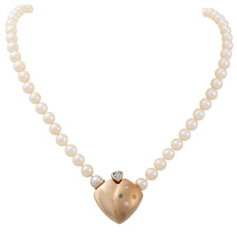 Necklace with 61 cultured pearls,