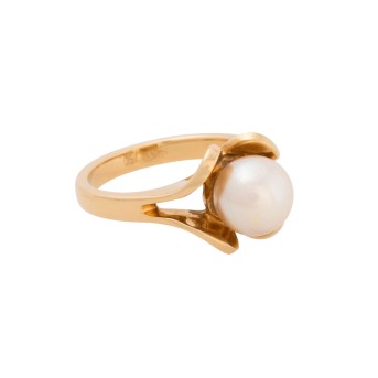 Ring mit Akoyaperle,