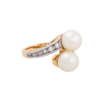 Ring mit 2 Zuchtperlen und 10 Achtkantdiamanten