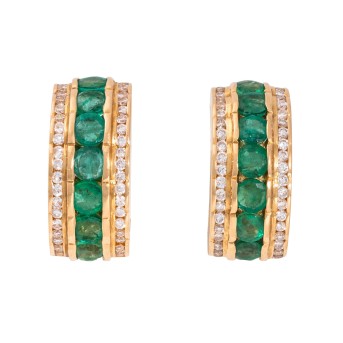 Pair of clip ear studs with diamonds