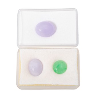 Konvolut von 3 Jade-Cabochons von zus. ca. 43,5 ct: