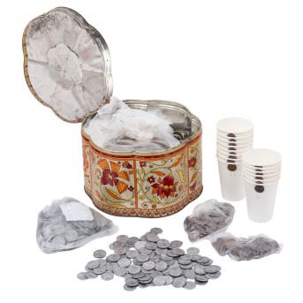 A box with small coins of the German Empire between 3.5 kg and 4 kg