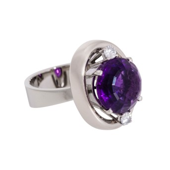 Ring mit Amethyst,
