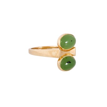 Ring with 2 jade cabochons, 