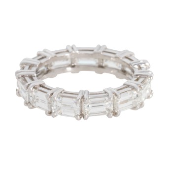 Memo ring with 13 diamonds 