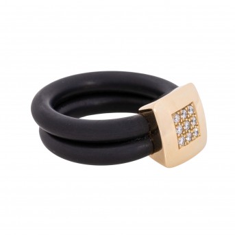 Ring, 9 pavé-set diamonds in the ring head,