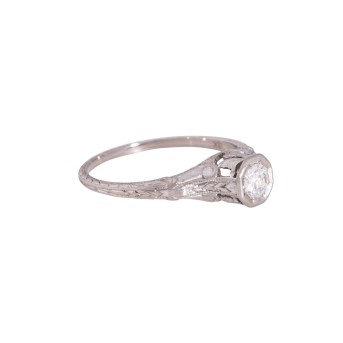 Ring with diamond,