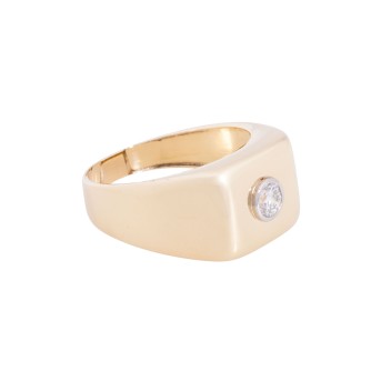 Ring mit Diamant im Altschliff