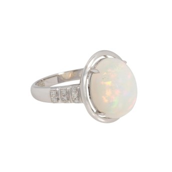 Ring mit Opal und Brillanten,