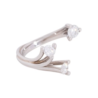 Handgearbeiteter Ring mit 3 lupenreinen Brillanten zus. 0,89 ct,