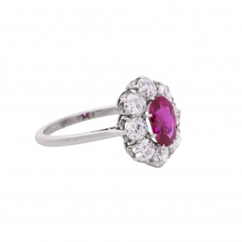 Eleganter Juwelenring mit Burma Rubin ca. 1,55 ct, (nicht erhitzt)